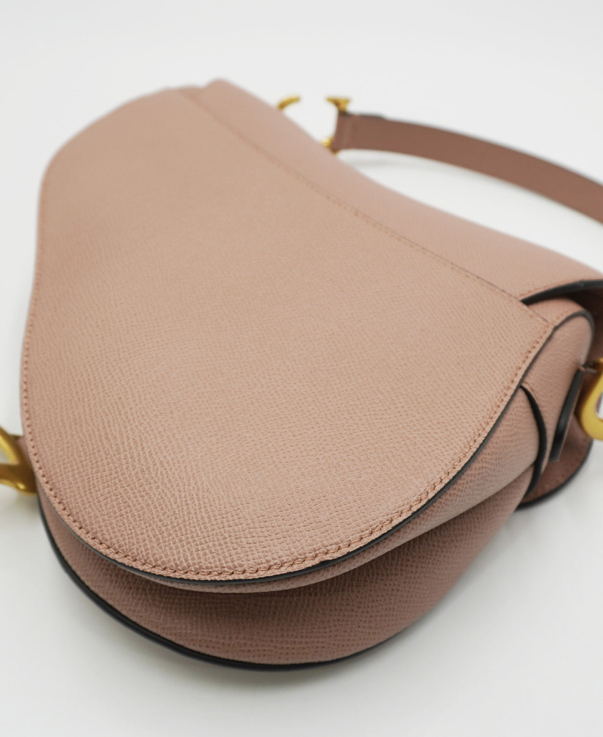 Medium Saddle Grained Calfskin Shoulder Bag Dusty Pink