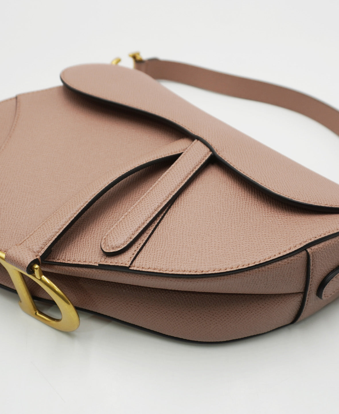 Medium Saddle Grained Calfskin Shoulder Bag Dusty Pink