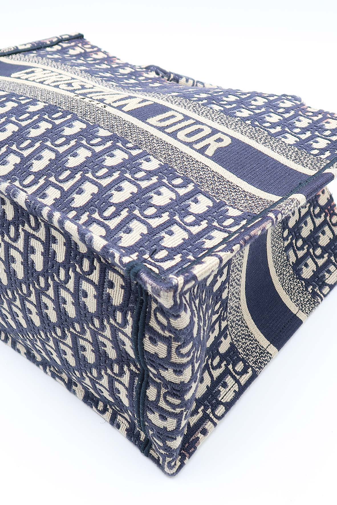 Medium Oblique Book Tote Navy