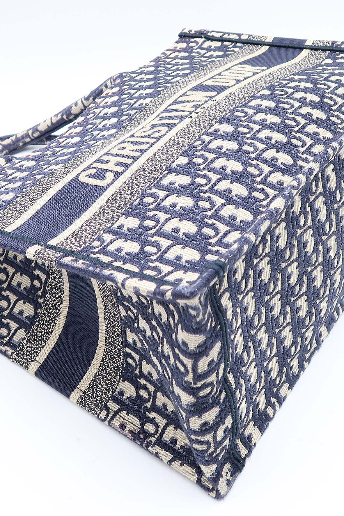 Medium Oblique Book Tote Navy