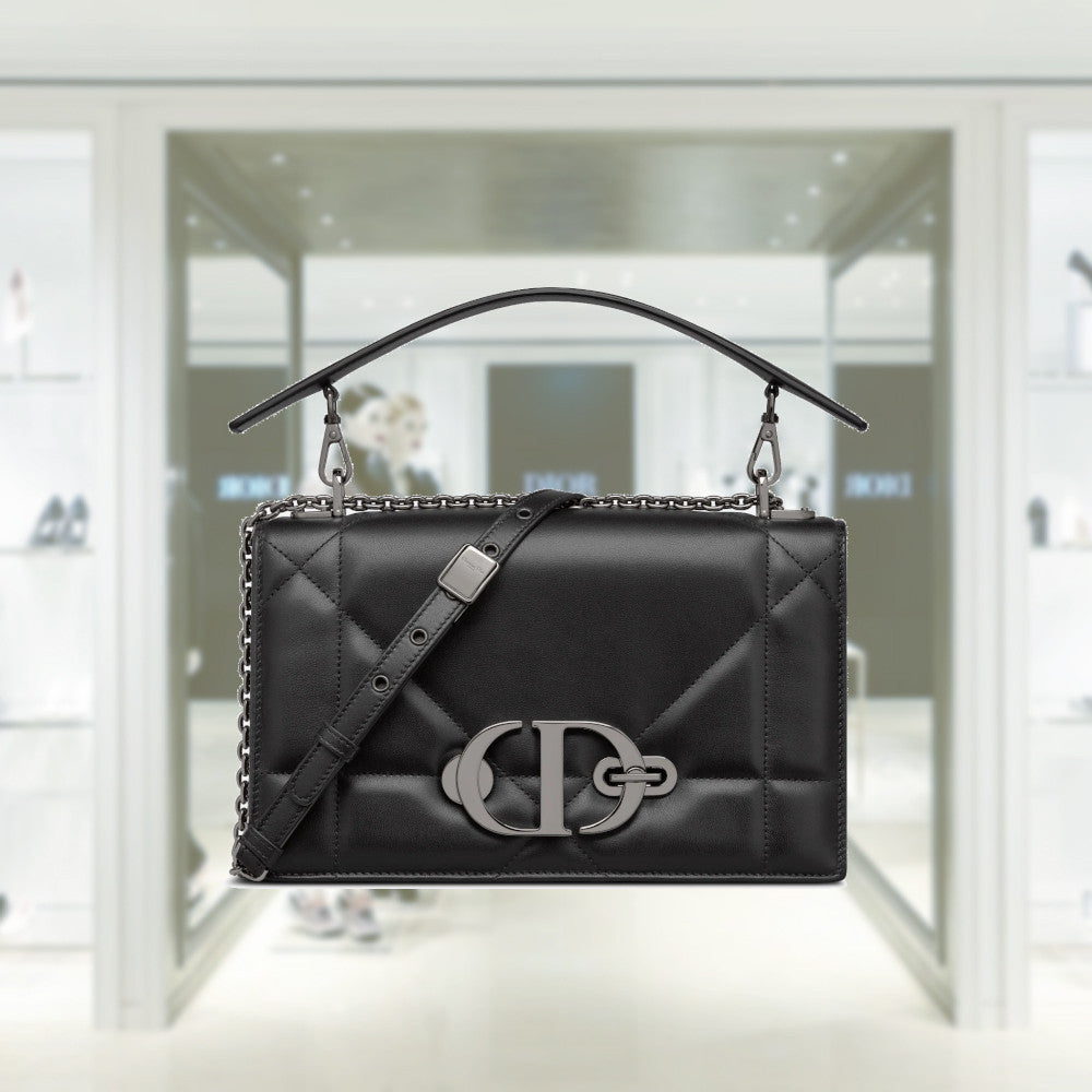 30 MONTAIGNE BOX BAG WITH HANDLE