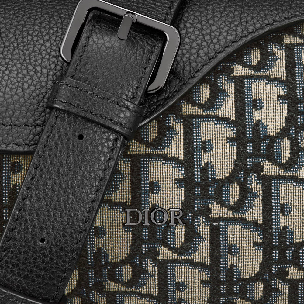 ROLLER BAG WITH STRAP