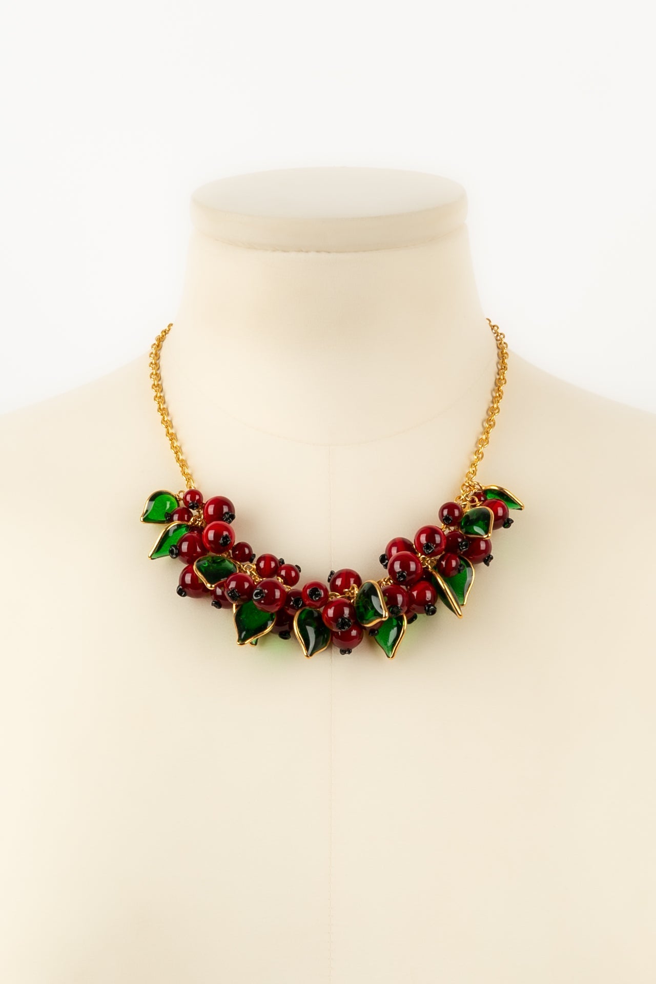 Collier Augustine
