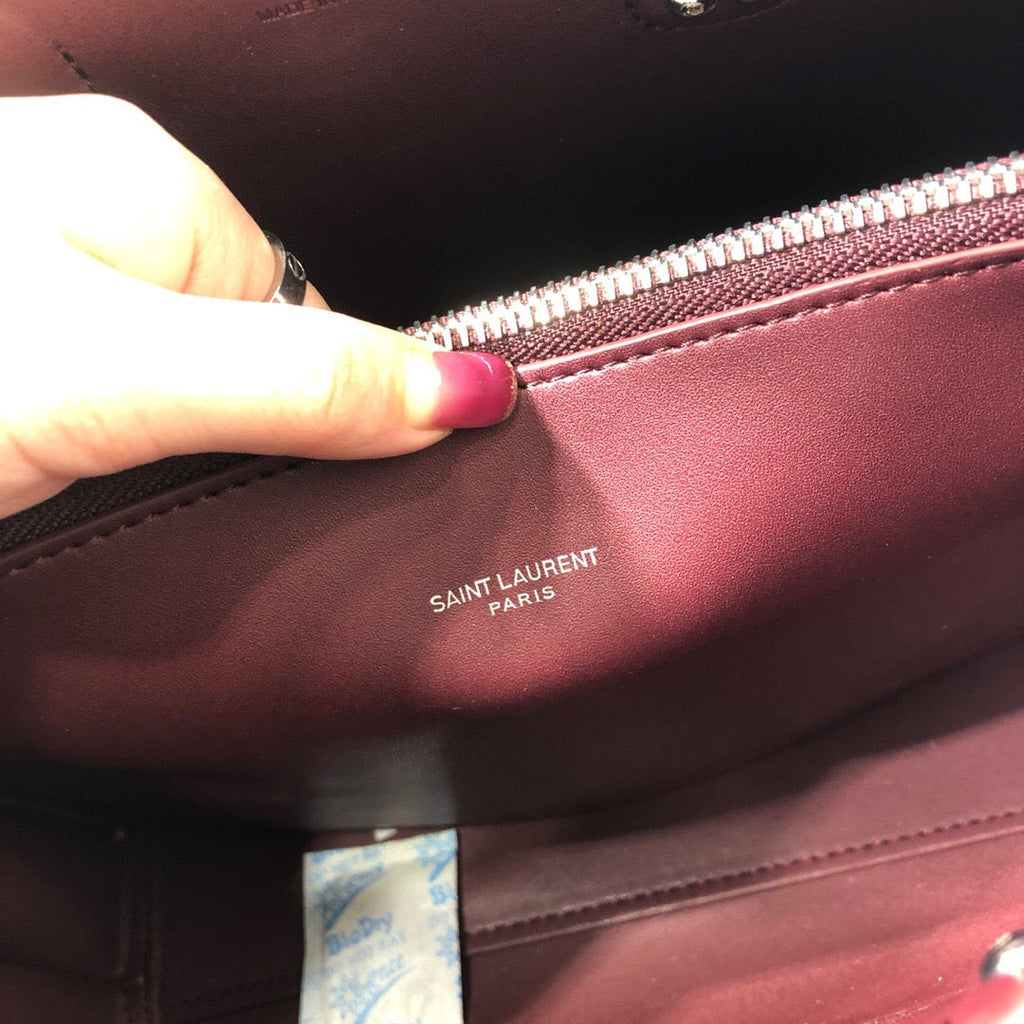 GLAMI Sac De Jour Baby In Shiny Burgundy For Women 10.2in/26cm YSL