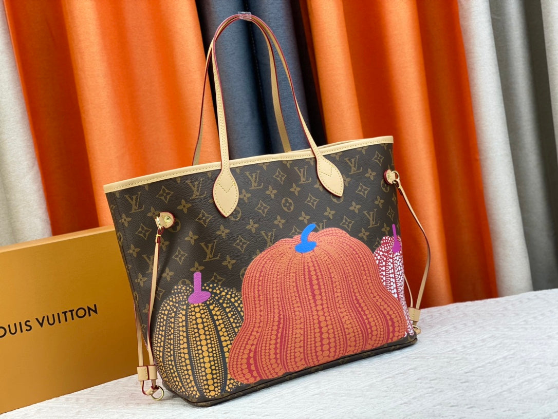 EN - New Arrival Bags LUV 675