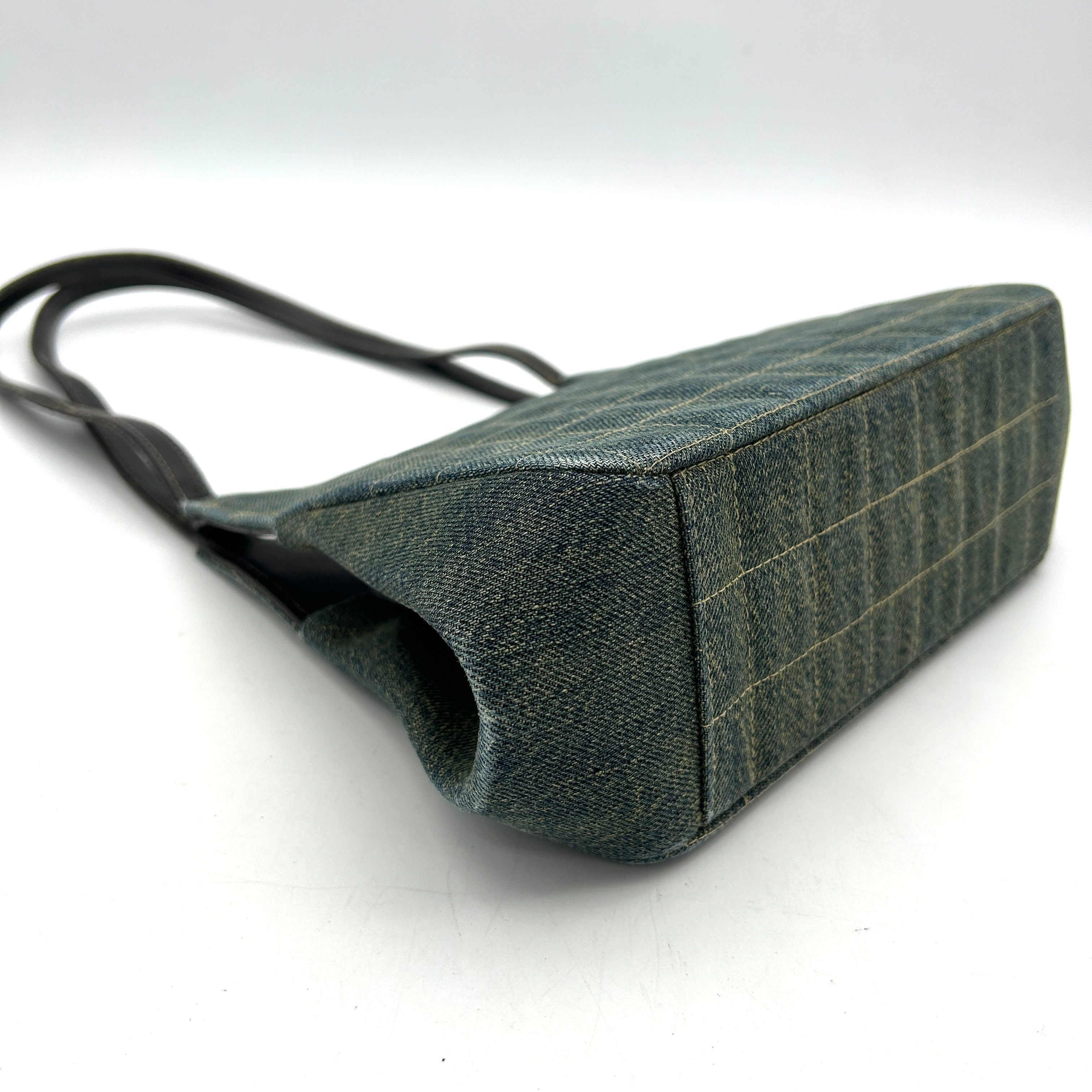 Pre-owned Chanel Denim Leather Shoulder Bag Green Medium LA18337