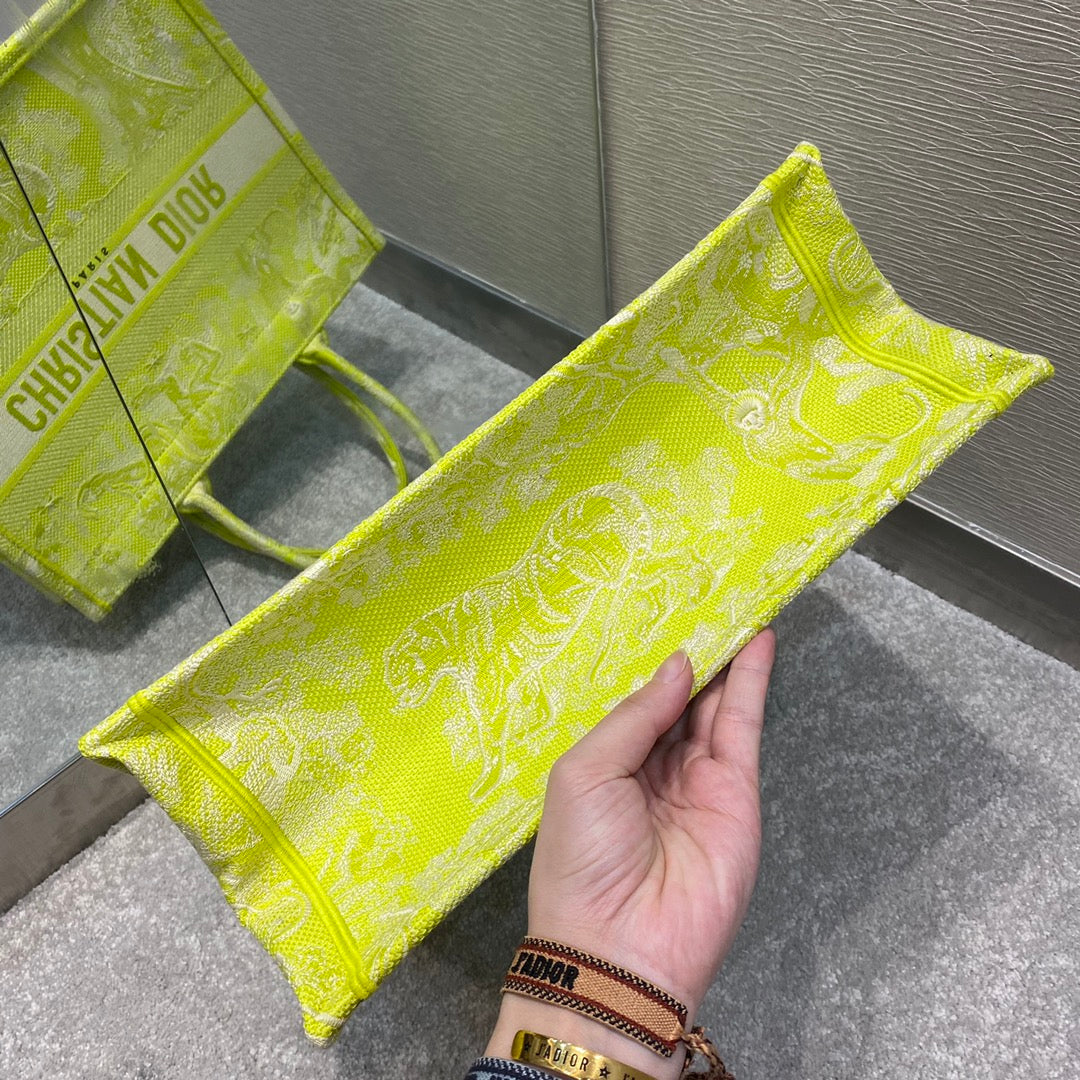 GLAMI MeGLAMIum Book Tote Lime Toile de Jouy Reverse Embroidery For Women 36cm/16.5in CD
