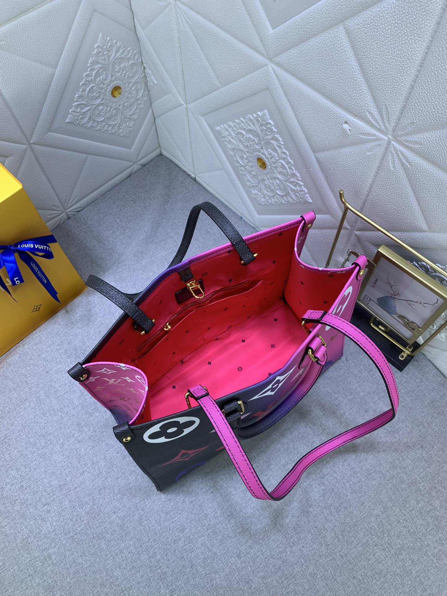 EN - Luxury Bags LUV 749