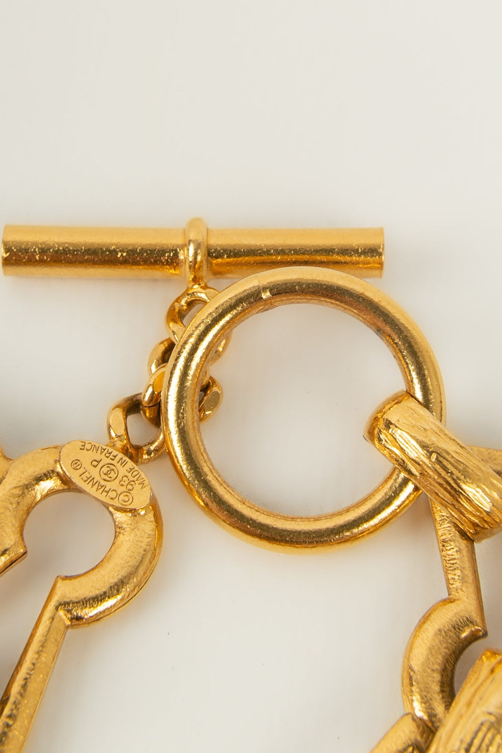 Iconique bracelet "clÃƒÆ’Ã‚Â©s" Chanel 1993