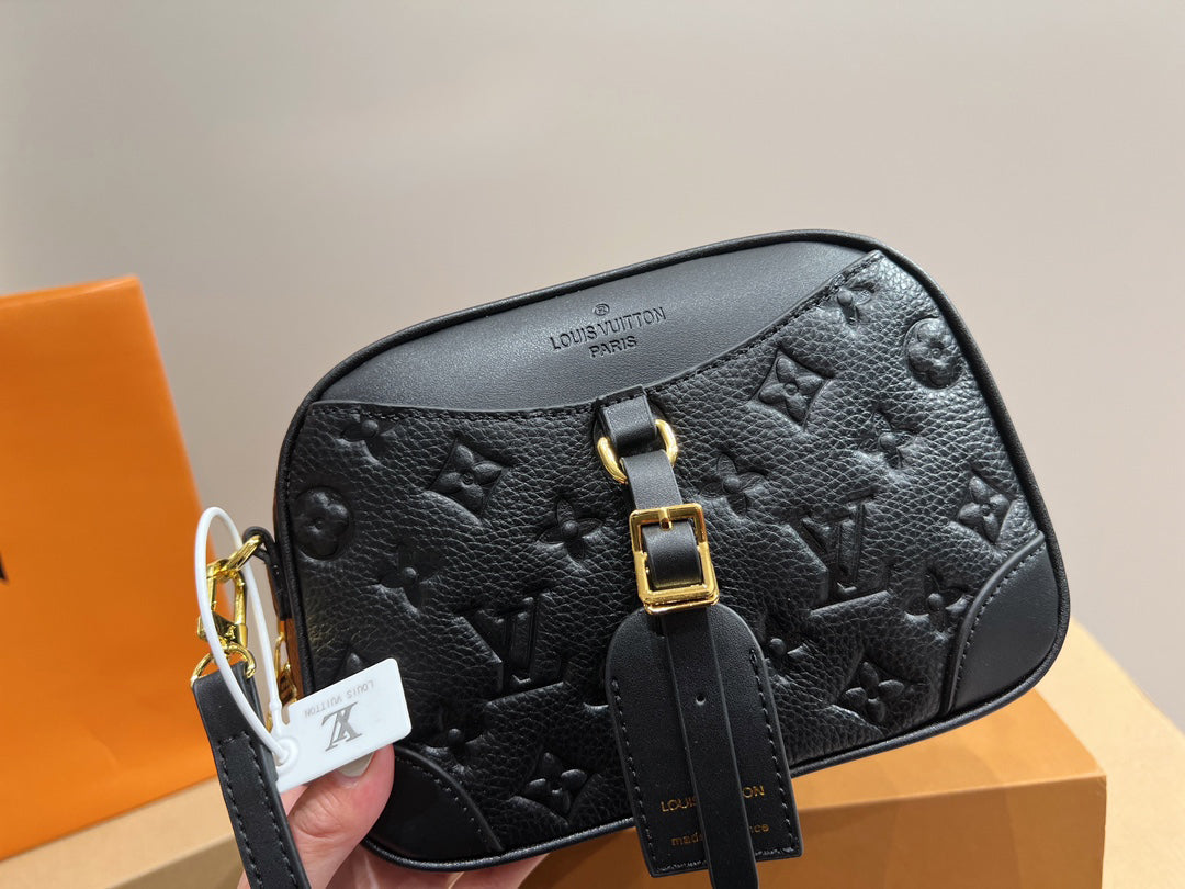 EN - Luxury Bags LUV 756
