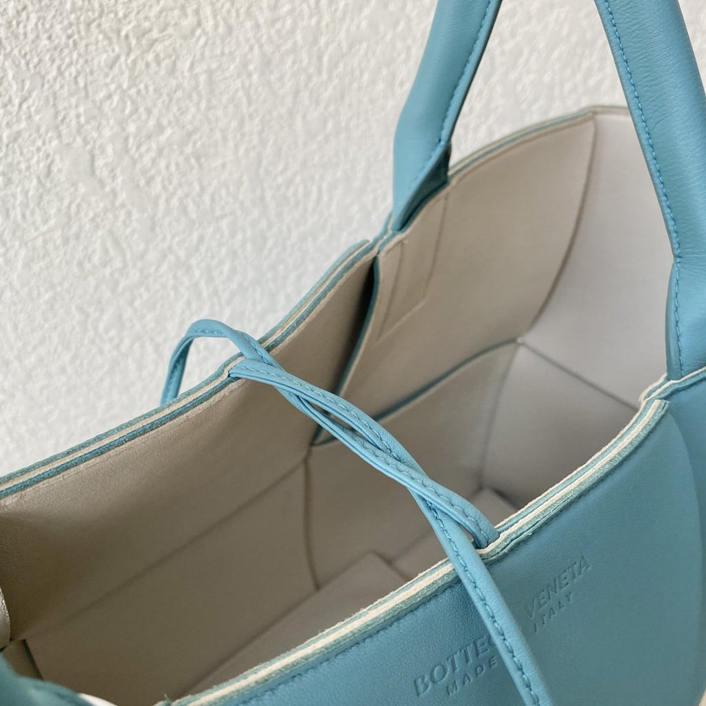 GLAMI Arco Tote Bag For Women 16.14in/41cm In Blue