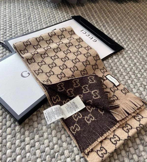 EN - Luxury GCI Scarf 018