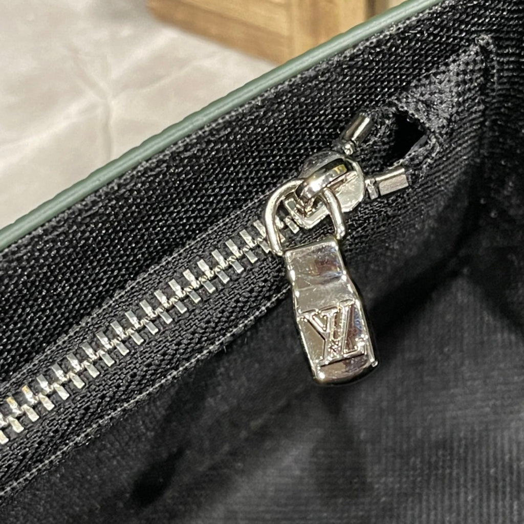 EN - Luxury Bags LUV 870