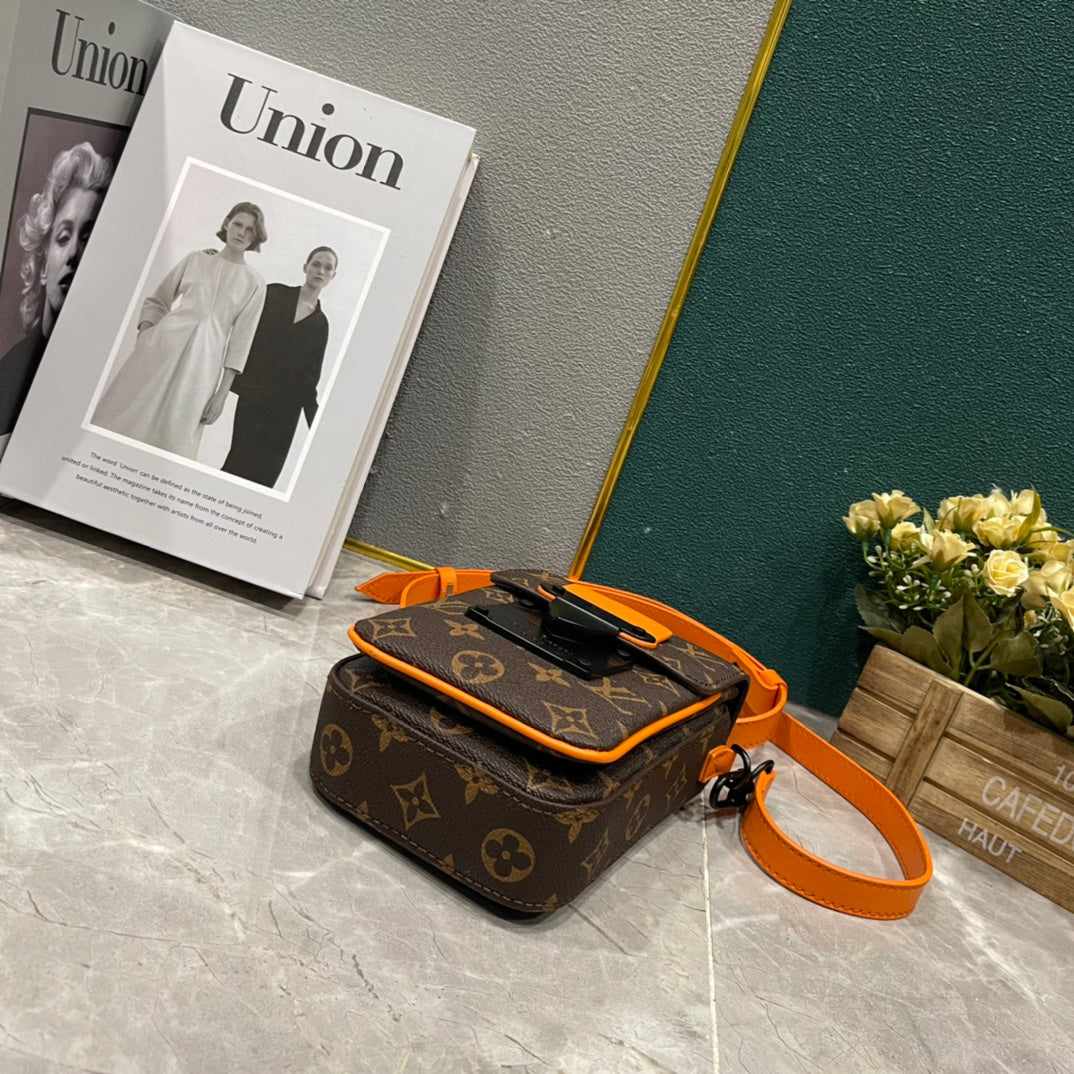 EN - Luxury Bags LUV 805