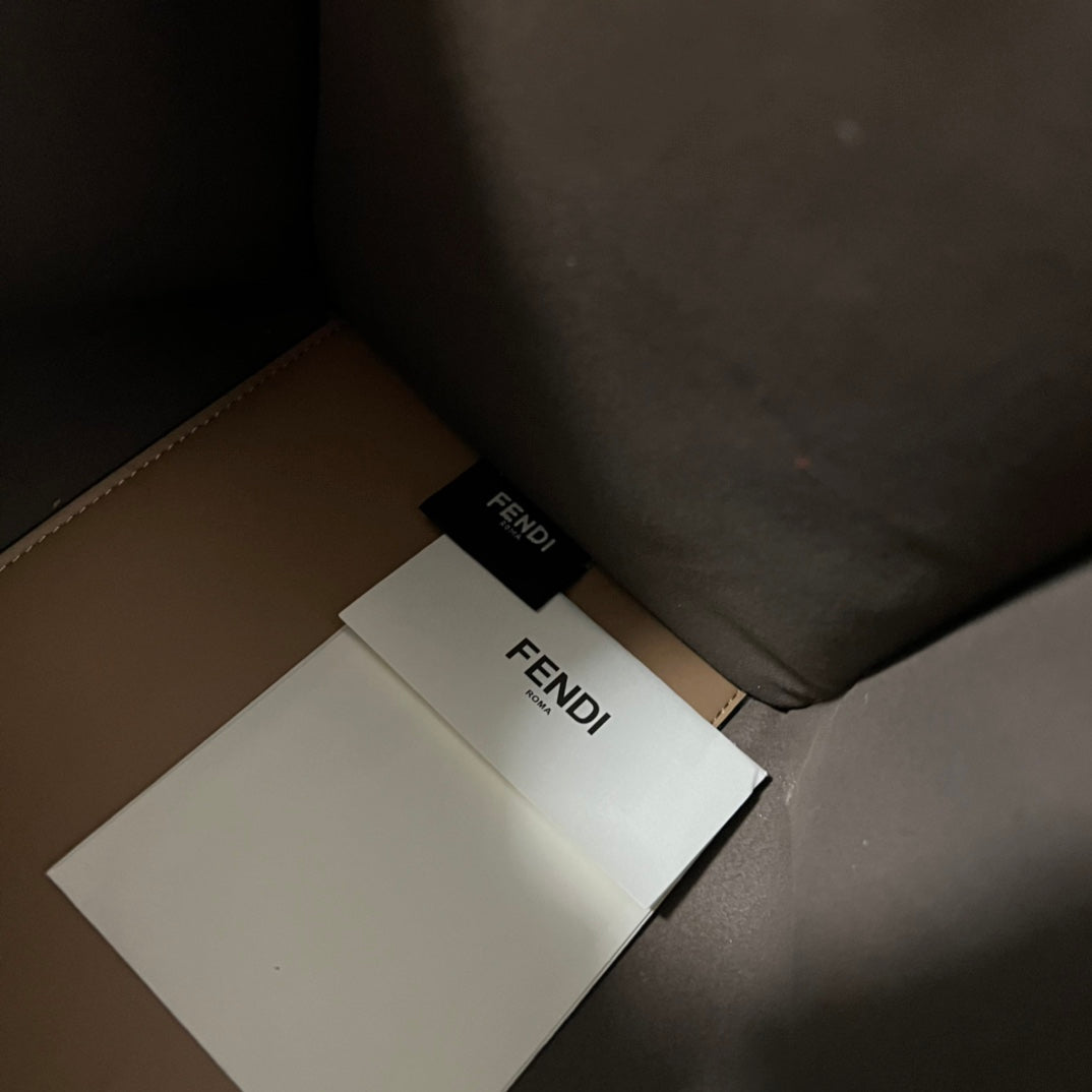 EN - New Lux Bags FEI 261