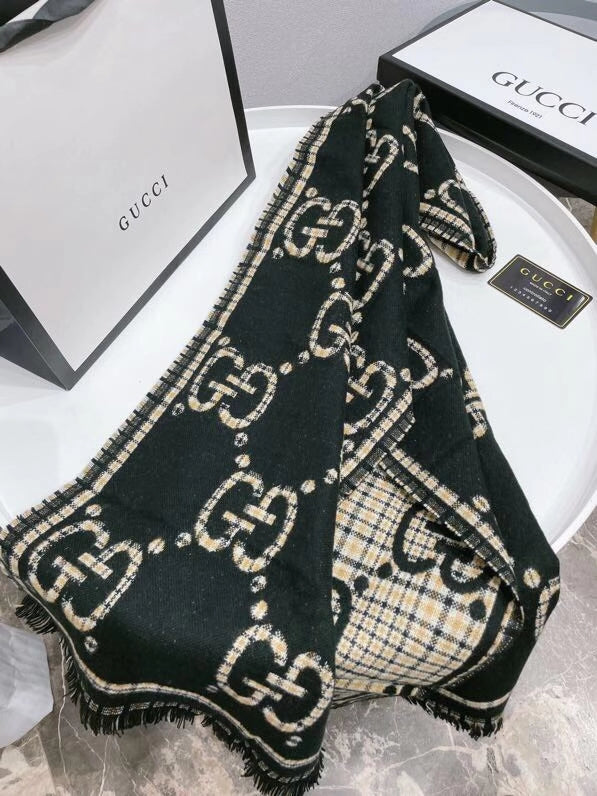 EN - Luxury GCI Scarf 025