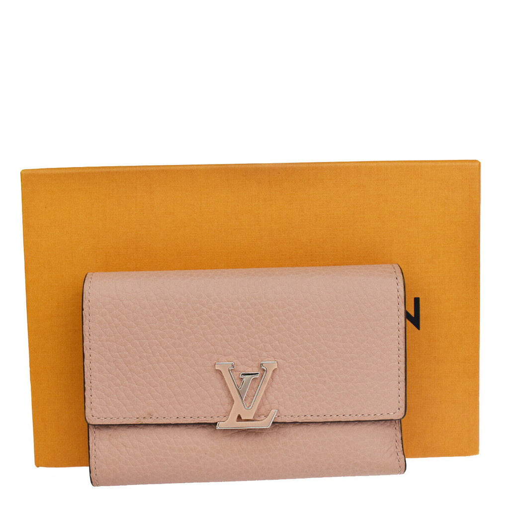 Louis Vuitton Portefeuille Capucines  Leather Wallet  ()
