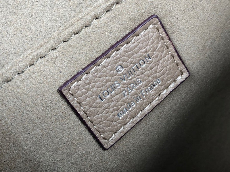 LOV2 Bags - Luxurious Bags  1643