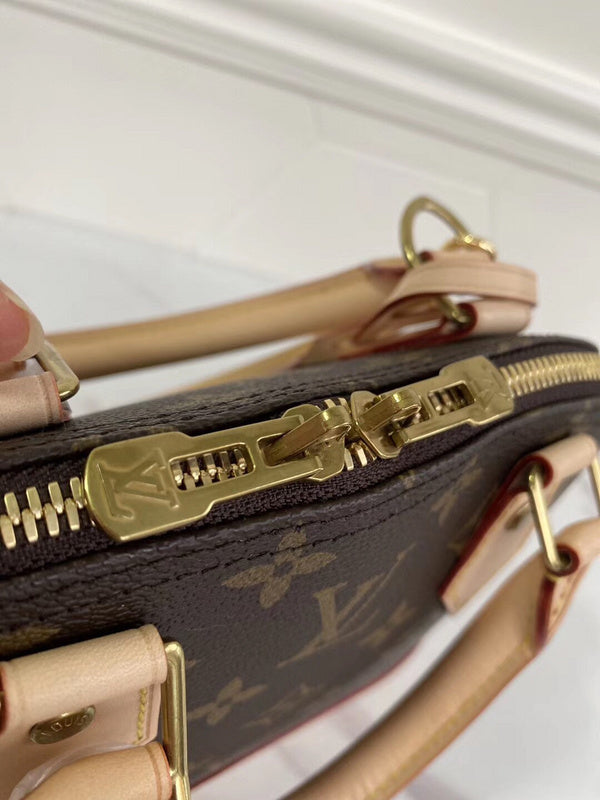 LOV2 Bags - Luxurious Bags  2588