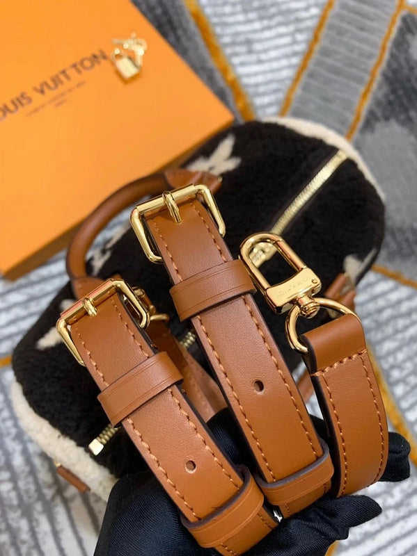 LOV2 Bags - Luxurious Bags  1476