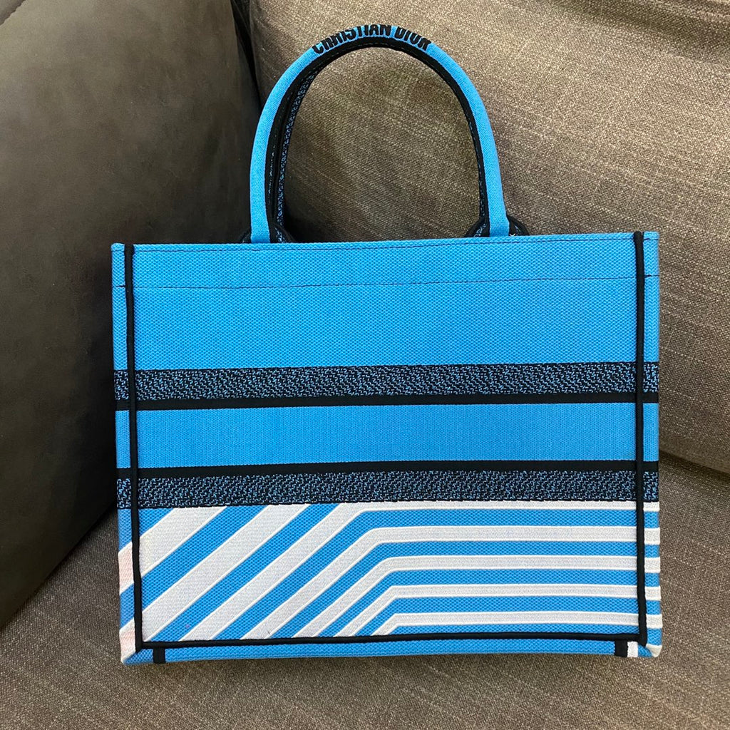 GLAMI MeGLAMIum Book Tote Bright Blue and Bright Pink D-Jungle Pop Embroidery, Blue/Pink, For Women WomenÃ¢â‚¬â„¢s Handbags, 36cm CD M1296ZRON_M888