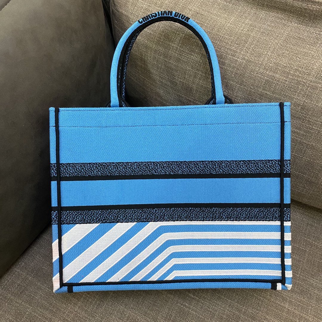 GLAMI MeGLAMIum Book Tote Bright Blue and Bright Pink D-Jungle Pop Embroidery, Blue/Pink, For Women WomenÃ¢â‚¬â„¢s Handbags, 36cm CD M1296ZRON_M888