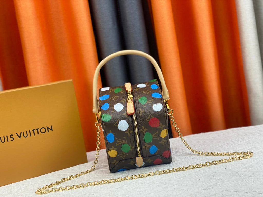 EN - New Arrival Bags LUV 679