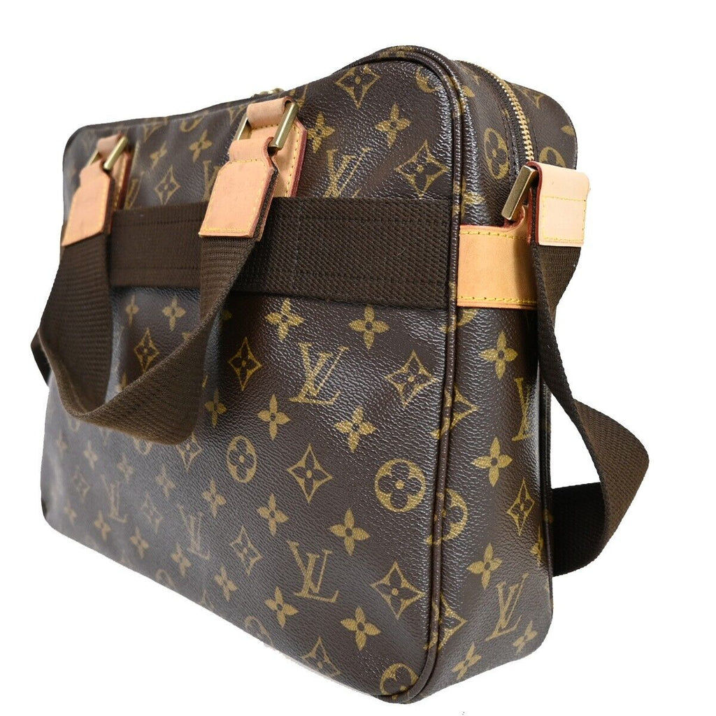 Louis Vuitton Bosphore  Canvas Handbag ()