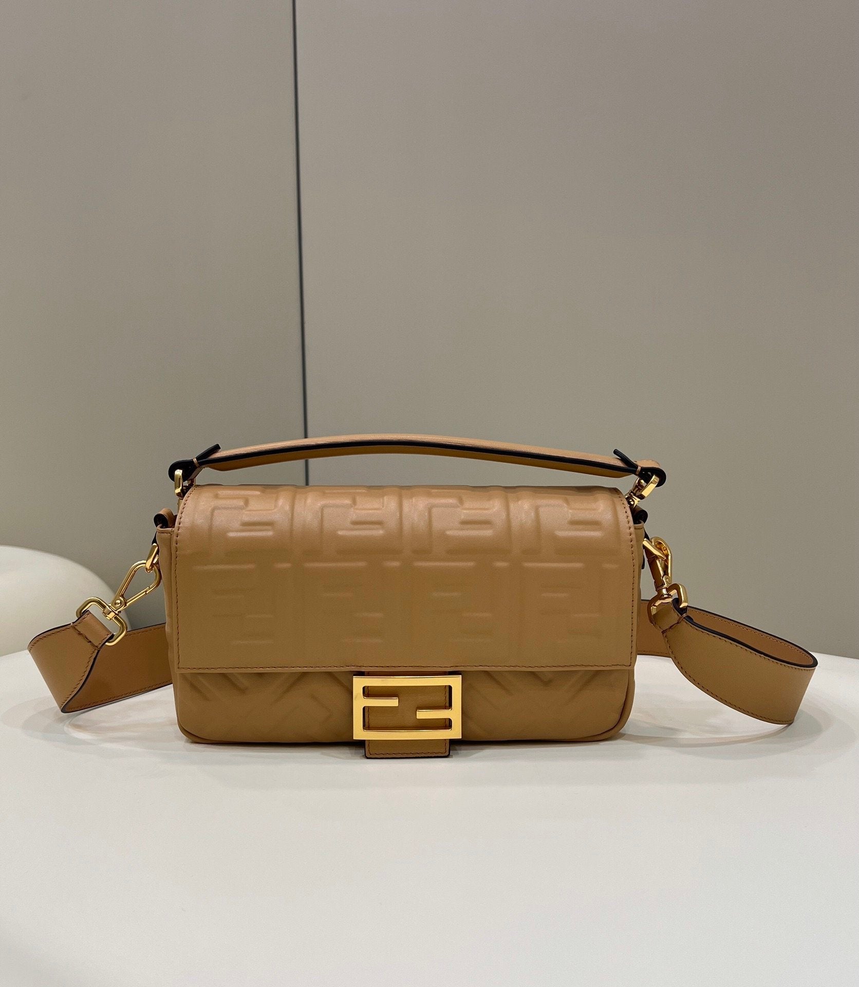 FI Baguette Brown For Women, Handbags, Shoulder And Crossbody Bags 10.6in/27cm FF 8BR600