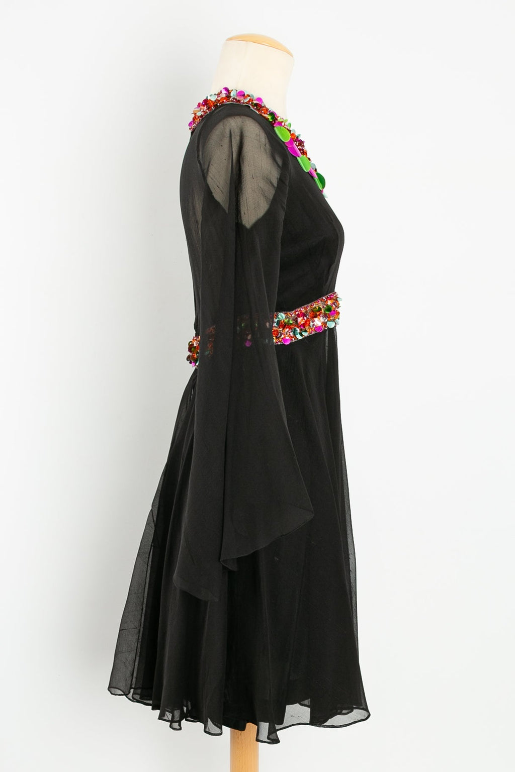 Robe en mousseline noire ÃƒÆ’Ã‚Â  sequins