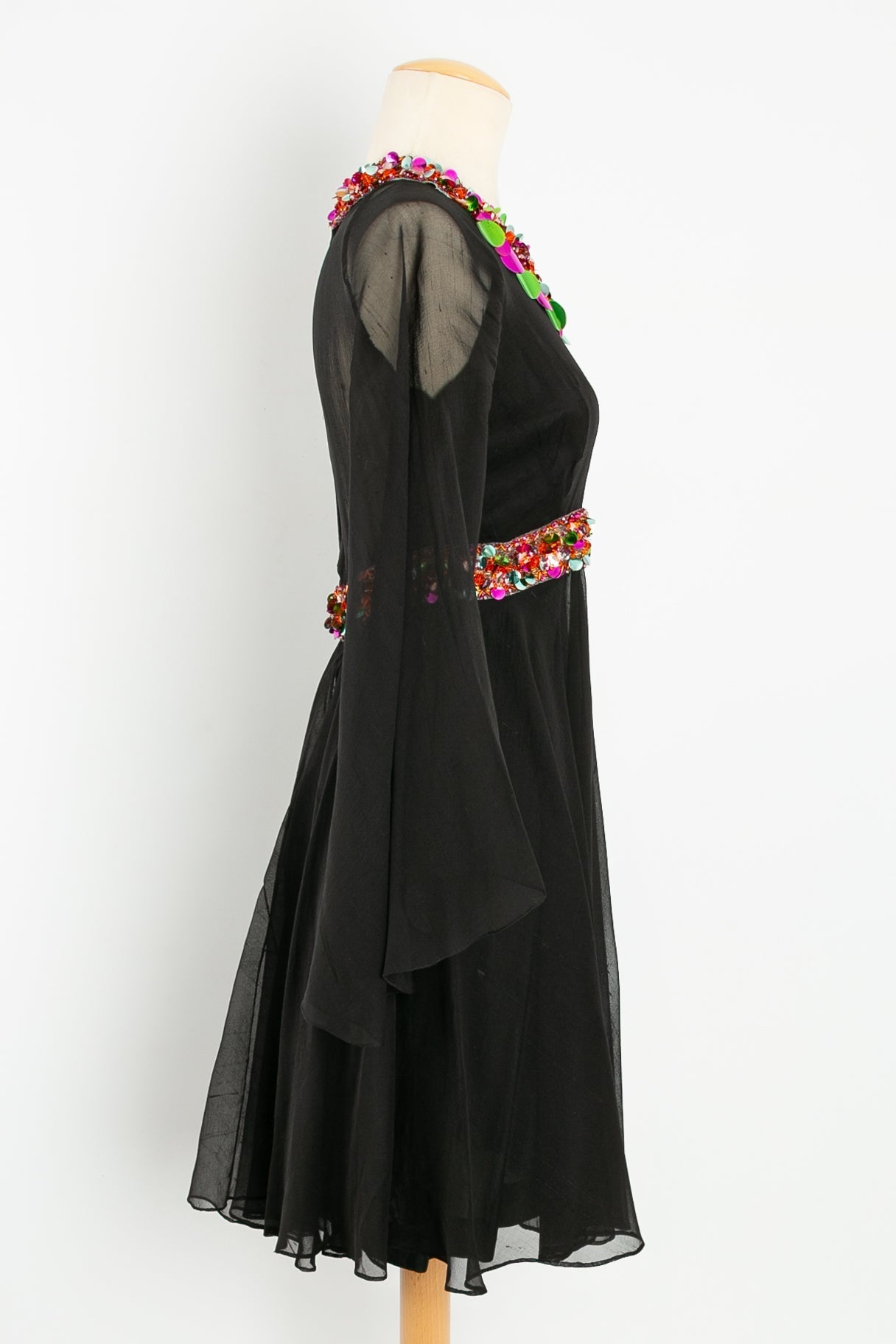 Robe en mousseline noire ÃƒÆ’Ã‚Â  sequins