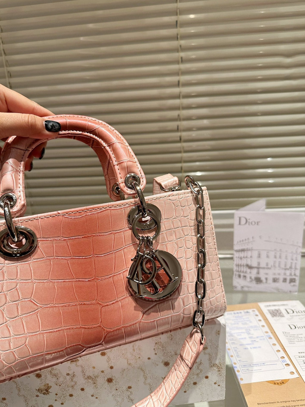 EN - Luxury Bags DIR 372