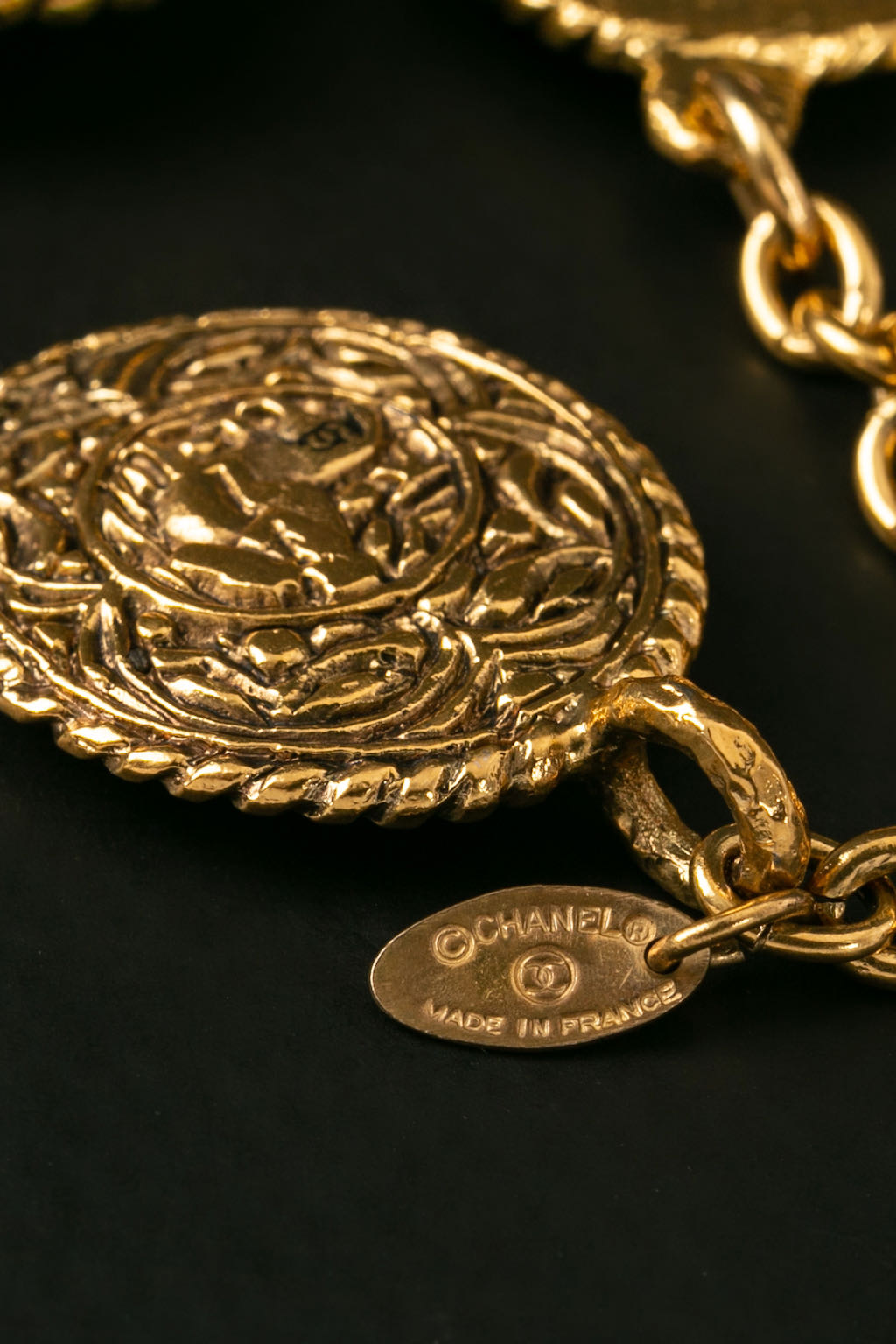 Ceinture en mÃƒÆ’Ã‚Â©tal dorÃƒÆ’Ã‚Â© Chanel 1980s