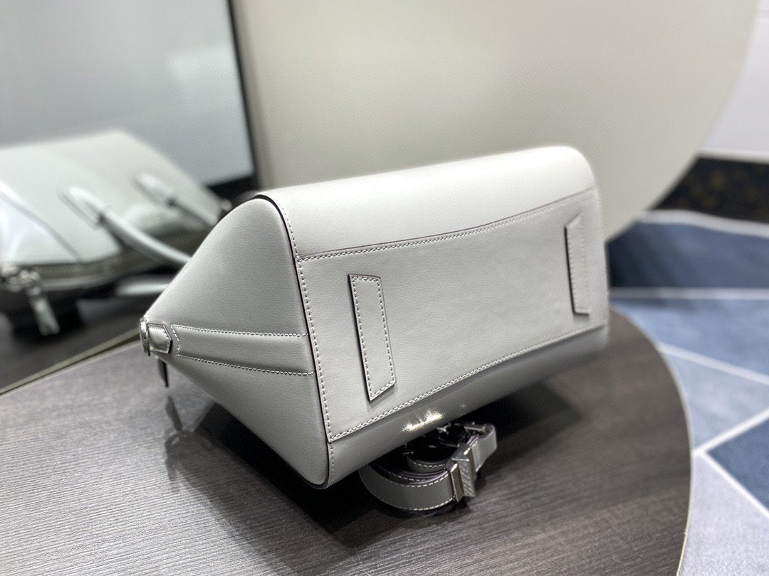gv Mini Antigona Sport Bag Ivory For Women, Handbags, Shoulder Bags 8.7in/22cm GVC