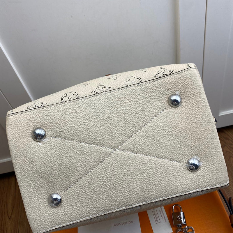 LOV2 Bags - Luxurious Bags  1835