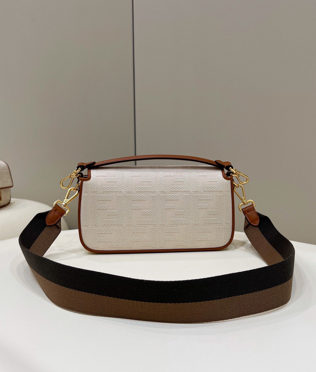 FI Baguette White For Women, Women’ Handbags, Shoulder And Crossbody Bags 10.6in/27cm FF 8BR600