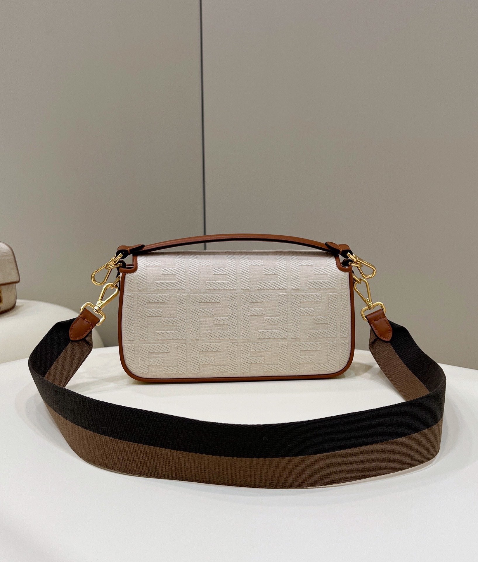 FI Baguette White For Women, Women’ Handbags, Shoulder And Crossbody Bags 10.6in/27cm FF 8BR600