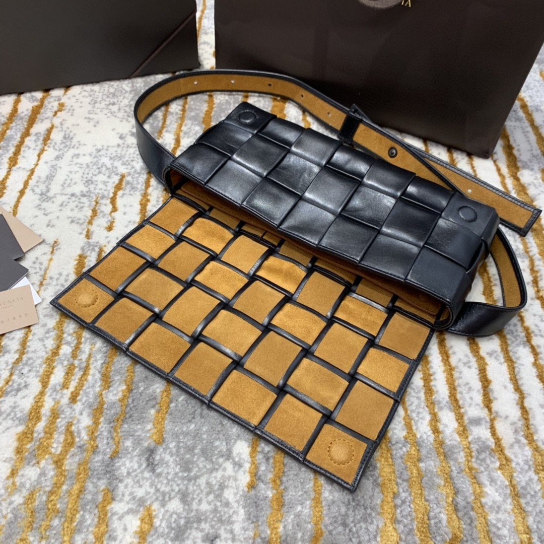 GLAMI Brick Cassette Bag For Women 11in/28cm In Black 709360VMAY18425