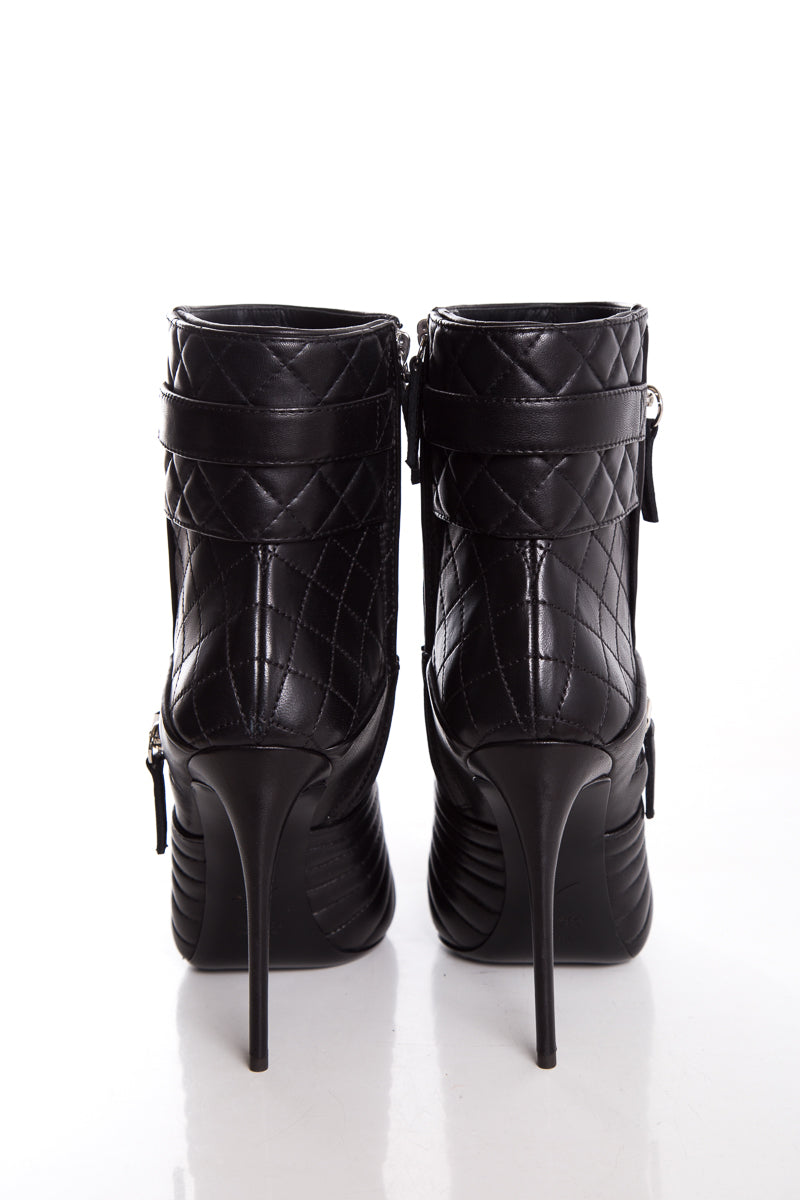 Guiseppe Zanotti Black Zipper Booties SZ 38.5