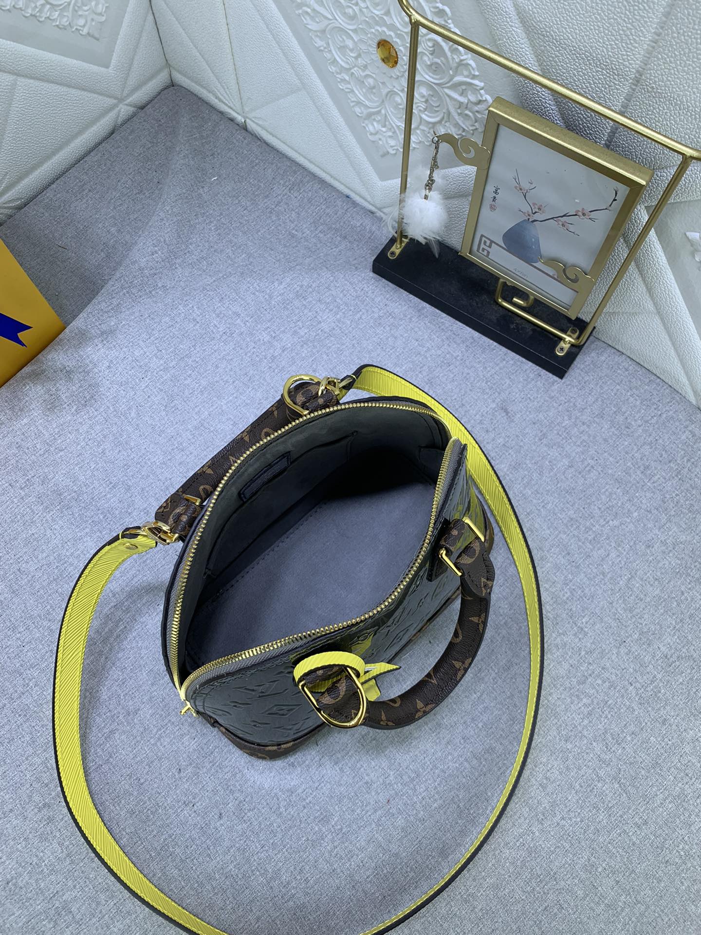 EN - Luxury Bags LUV 838