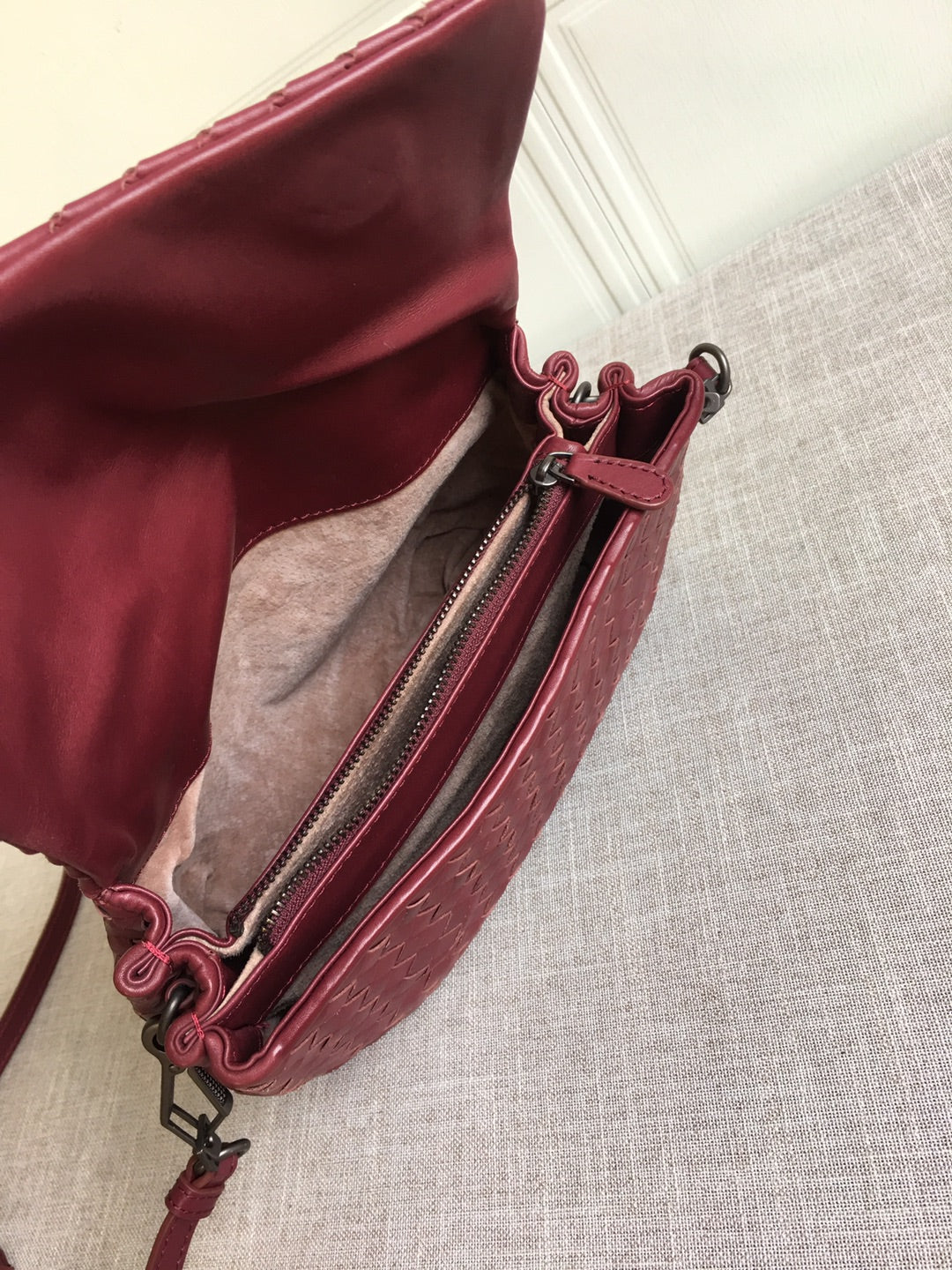 GLAMI Classic Intrecciato Red, For Women, WomenÃƒÂ¢Ã¢â€šÂ¬Ã¢â€žÂ¢s Bags 8.9in/22.5cm