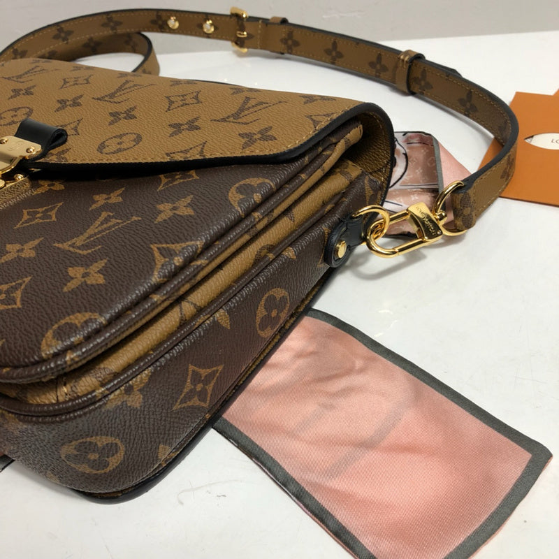 LOV2 Bags - Luxurious Bags  2637
