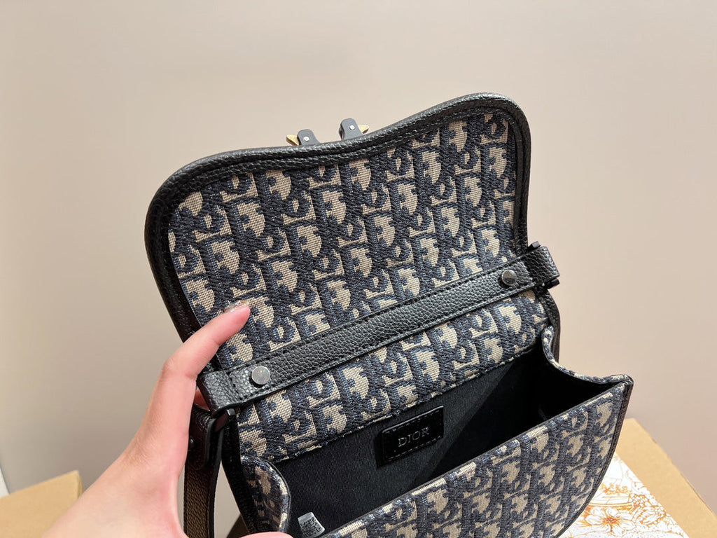 EN - Luxury Bags DIR 361