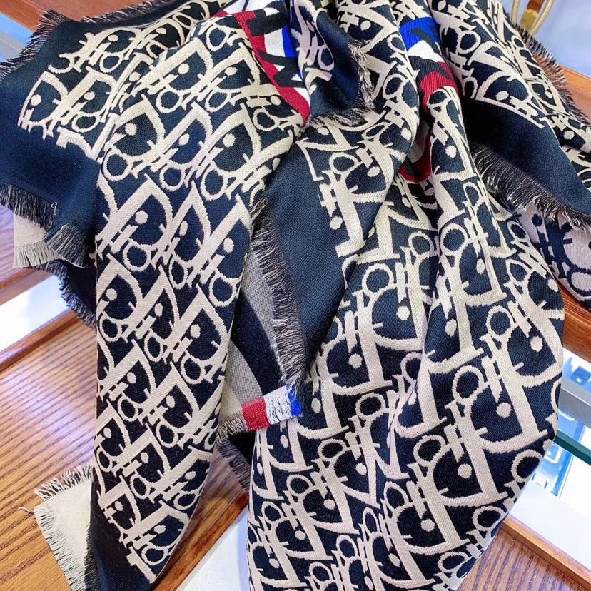 EN - Luxury  DIR Scarf 009