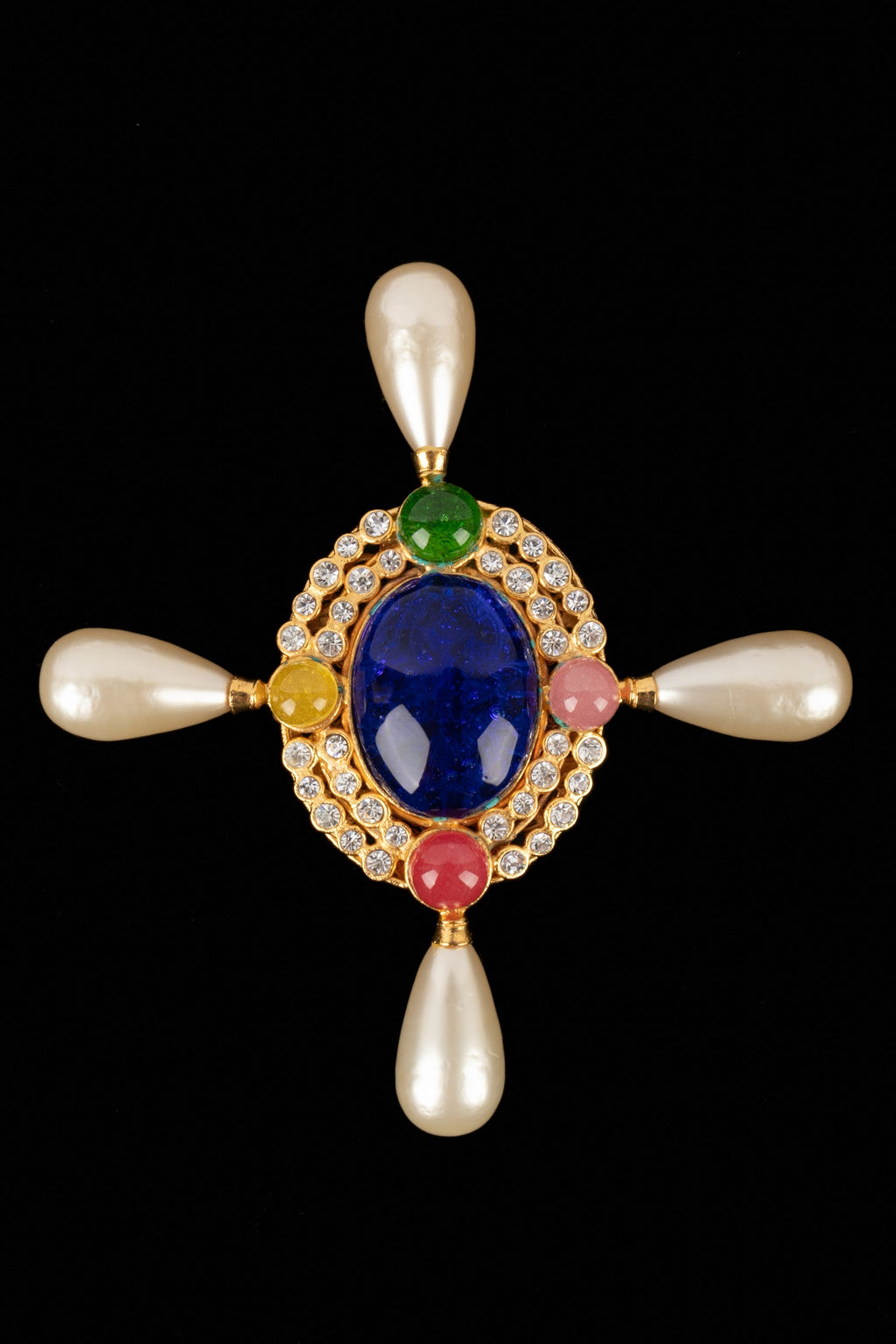 Imposante broche en pâte de verre Chanel
