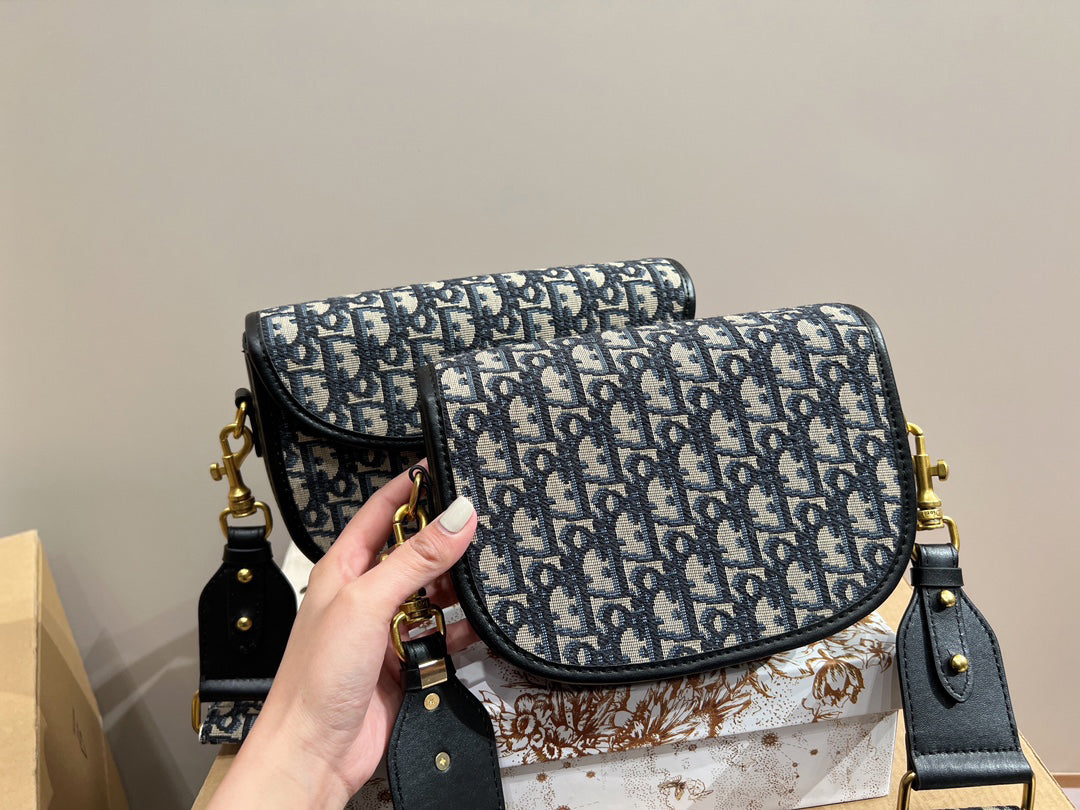 EN - Luxury Bags DIR 363
