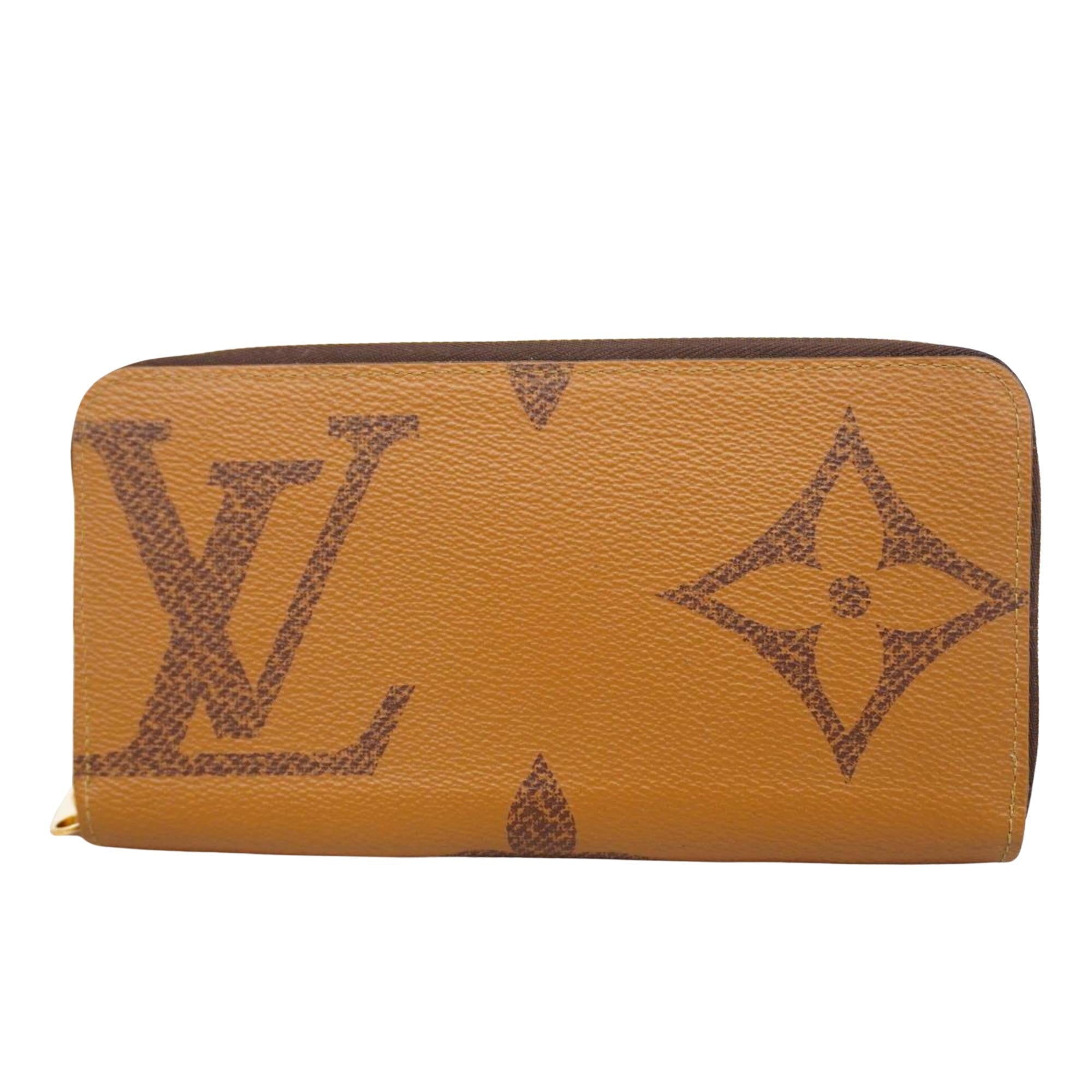 Louis Vuitton Zippy Wallet  Leather Wallet  ()