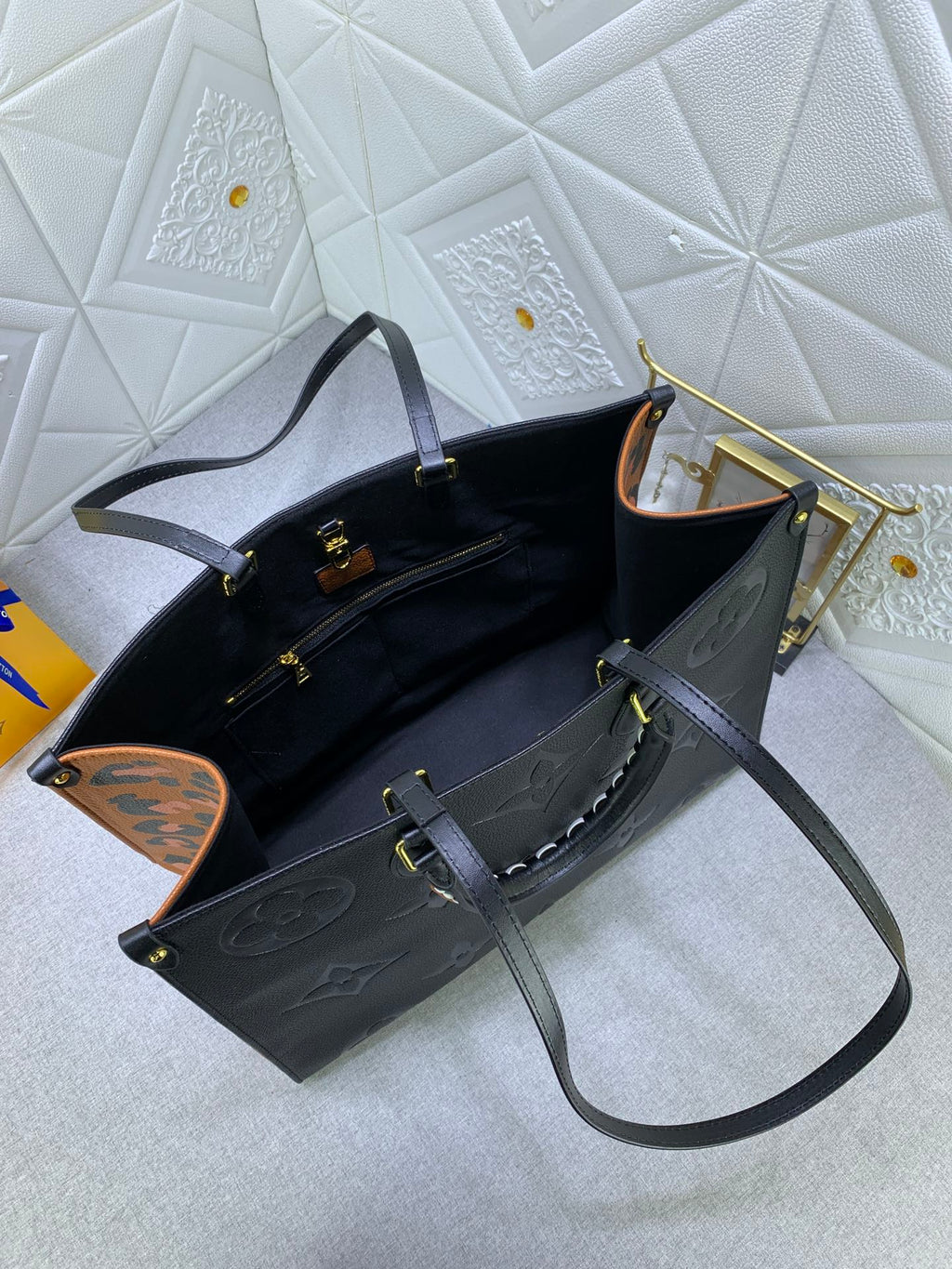 EN - Luxury Bags LUV 751
