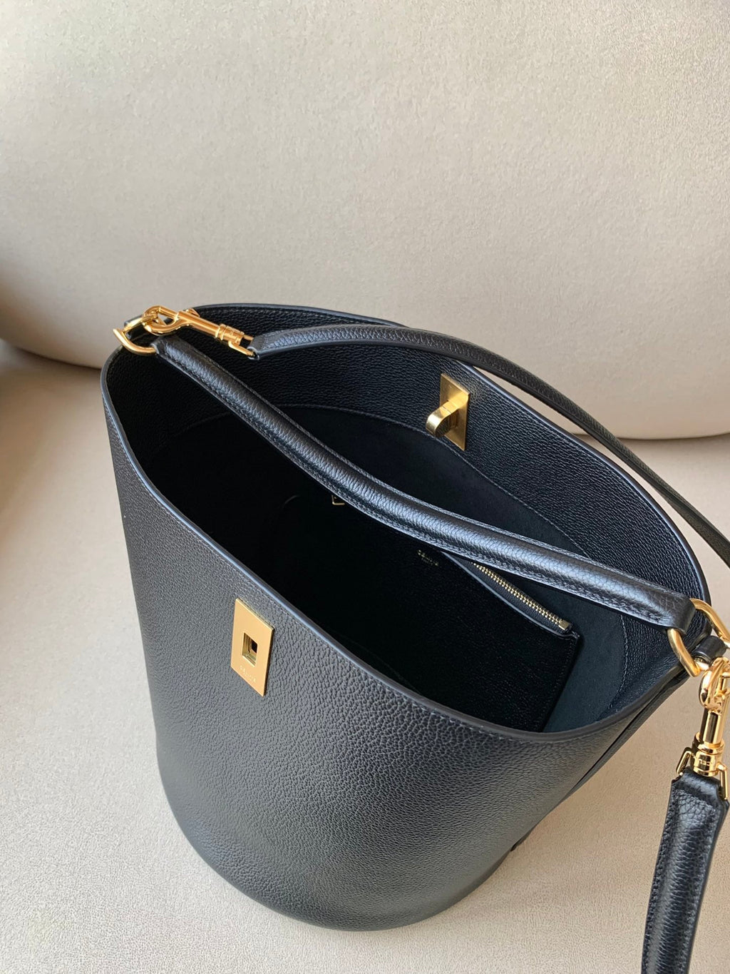 GLAMI Bucket 16 Bag Black For Women 10in/25cm 195573CR4.38NO