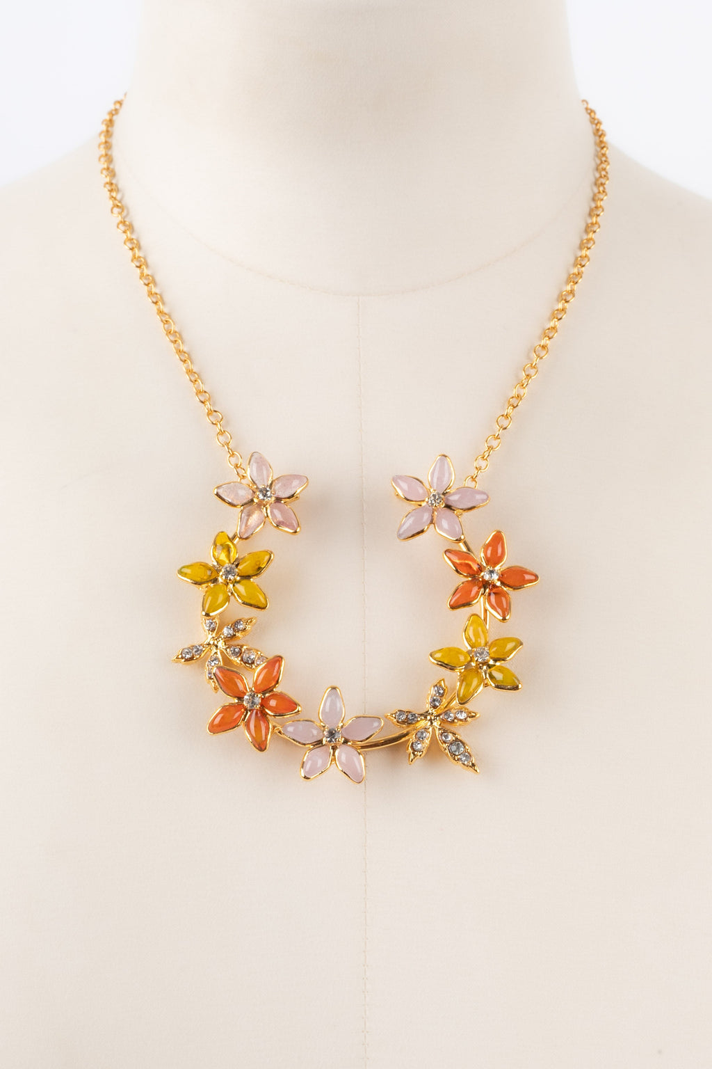 Collier Augustine